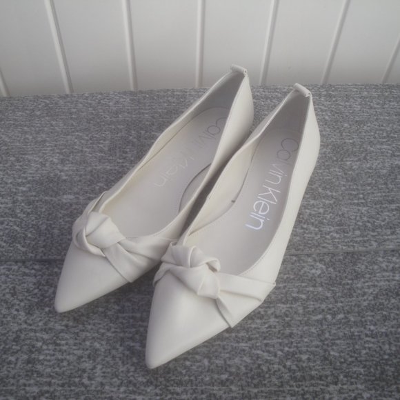 Calvin Klein Kendy Pointy Toe Ballet Flat Off-White Size 9.5M - Picture 7 of 9